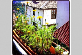 Authentic Guest Stay in the heart of Veliko Tarnovo Студио с изглед към Царевец